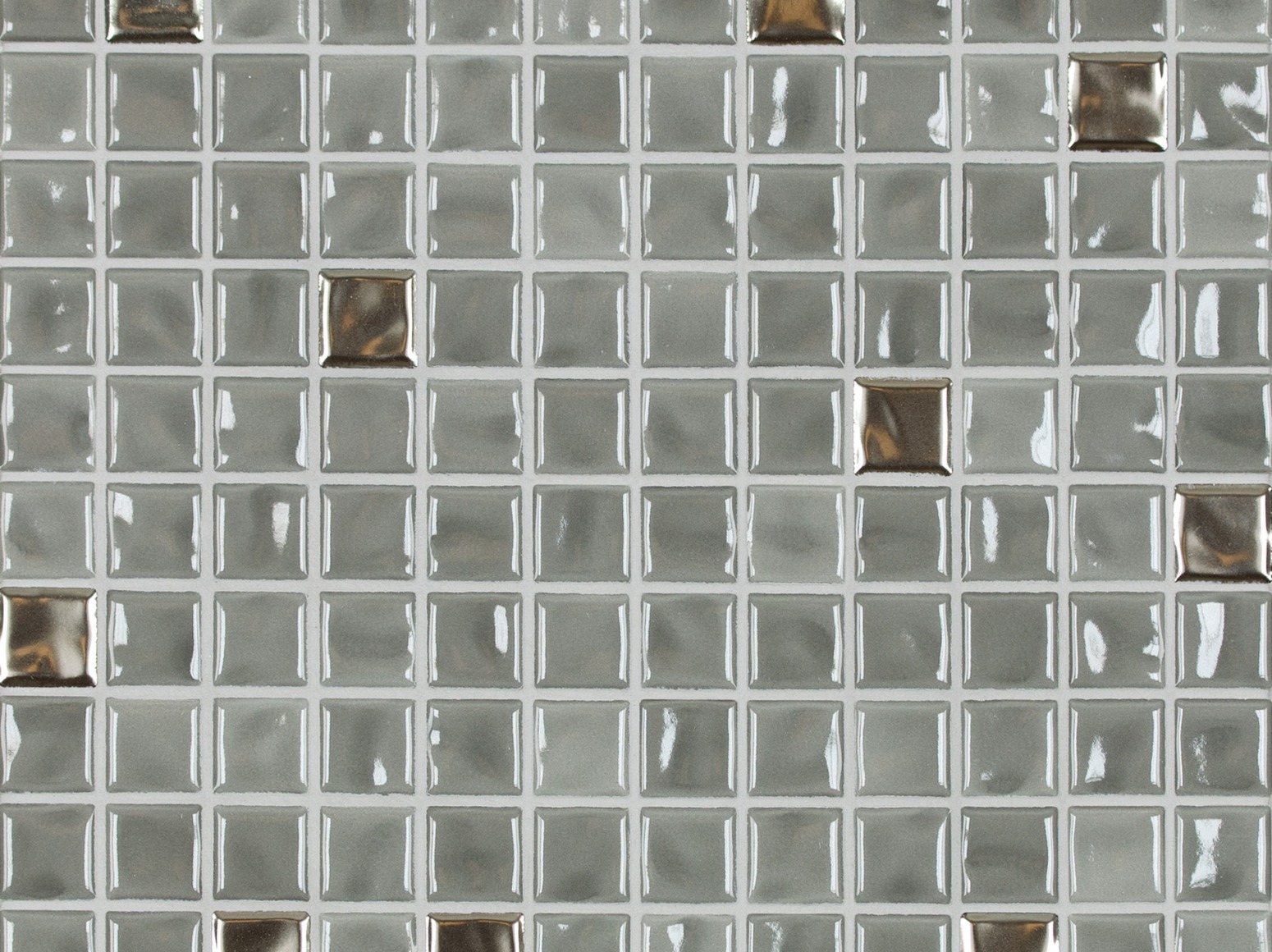 2,5x2,5cm Amano Medium Grey Metallic -Mix glossy keraminė mozaika