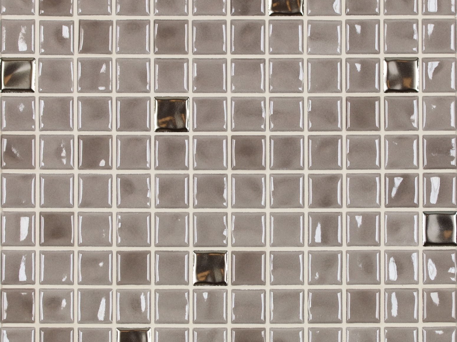 2,5x2,5cm Amano Taupe Metallic -Mix glossy keraminė mozaika
